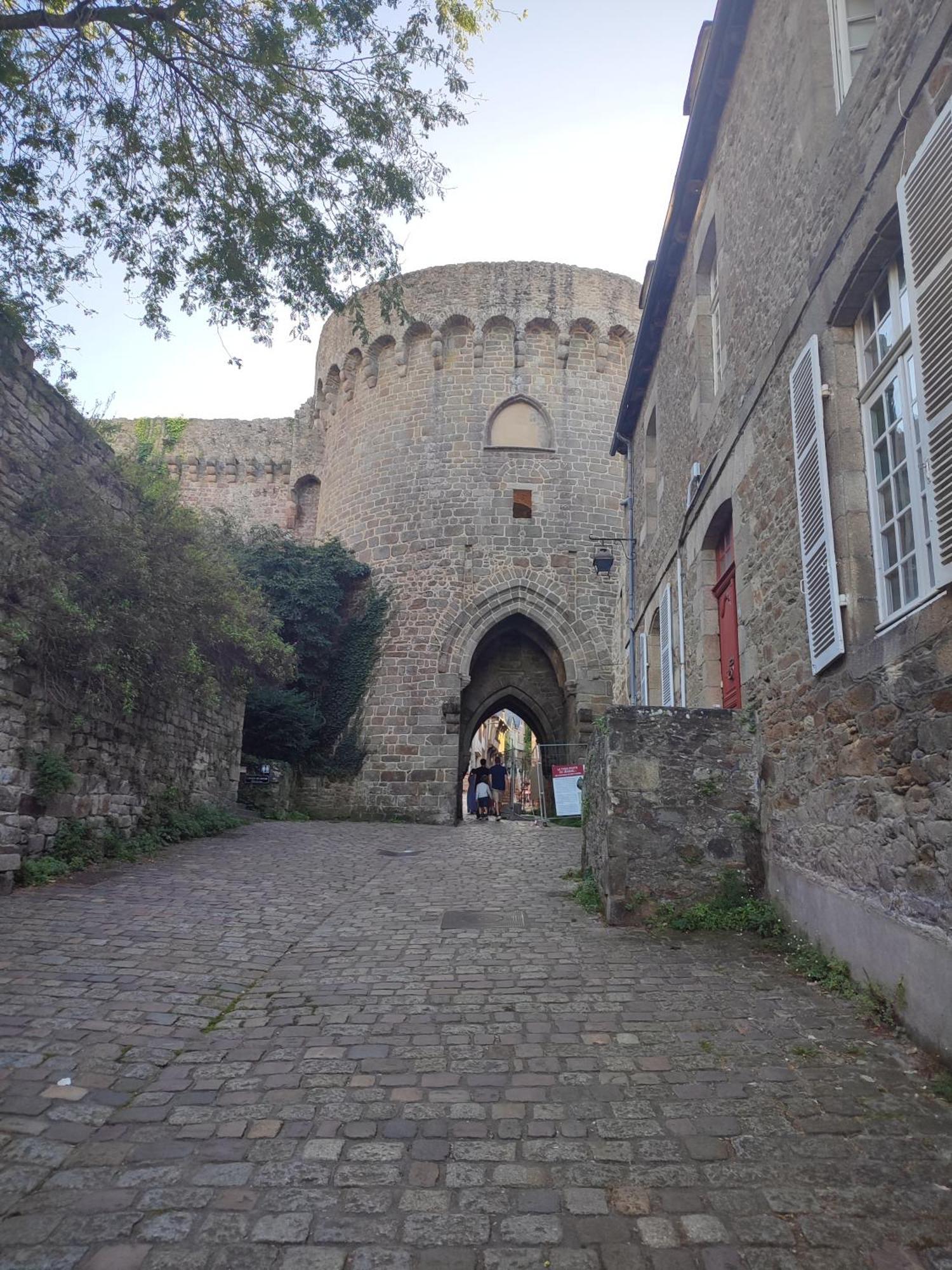 Gite Des Mezieres Brusvily Extérieur photo